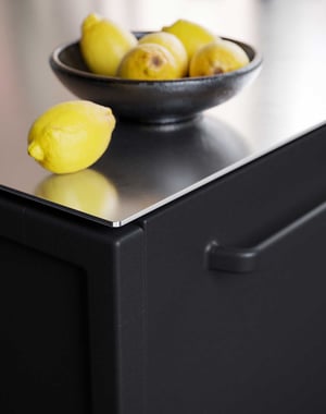 Lemons_Closeup_Black